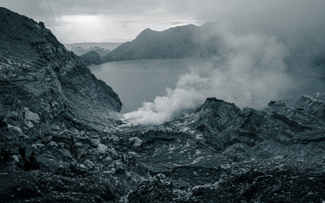 Donnerstag 12.03. – Fenster in andere Welten: Im Krater des Ijen